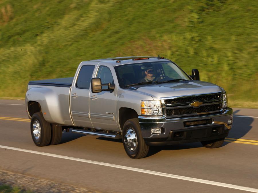  Chevrolet Silverado 3500 HD Crew Cab 2010 года  (фото 13 из 16)